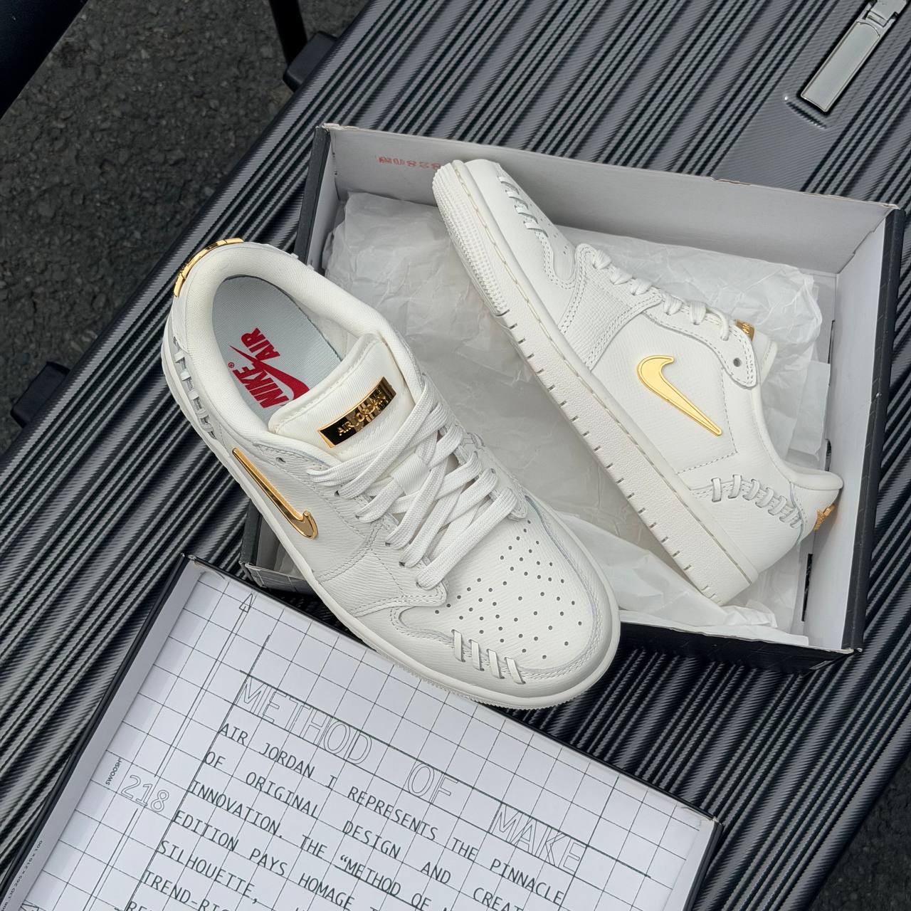 Giày Air Jordan Method of Make Sail Metallic Gold  