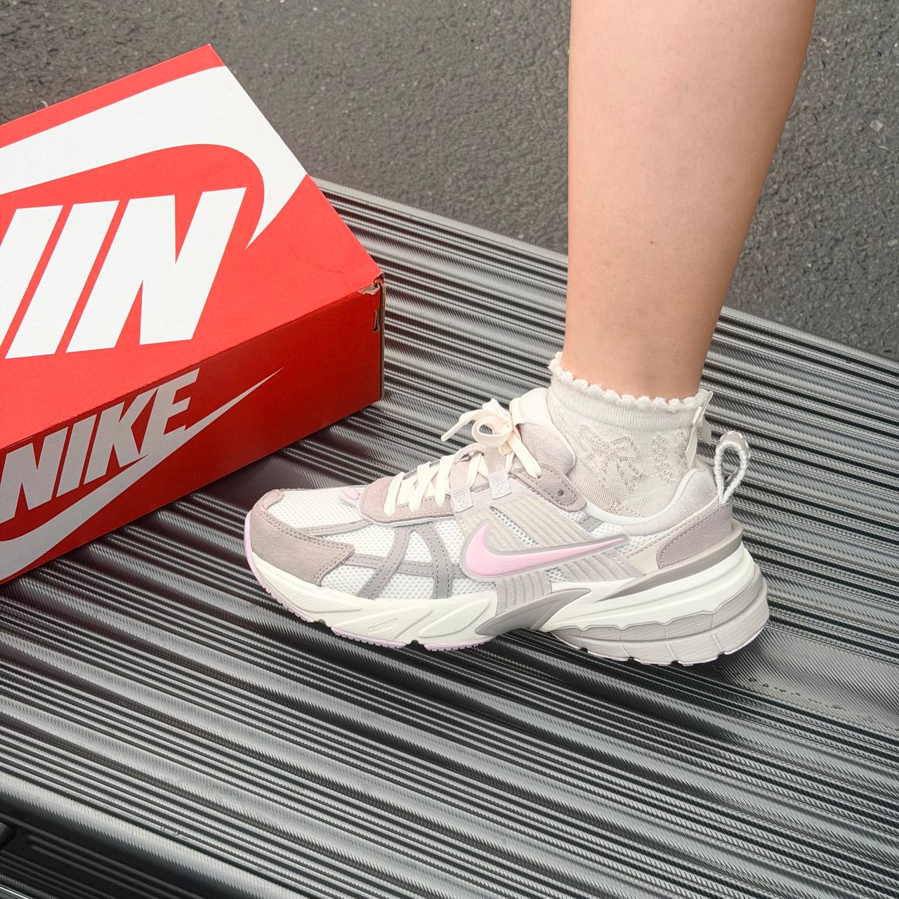 Giày Nike V2K Run ‘Sail Pink Foam’ HV5997-161