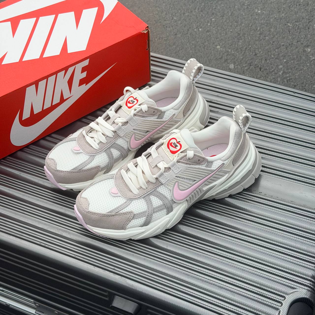 Giày Nike V2K Run ‘Sail Pink Foam’ HV5997-161