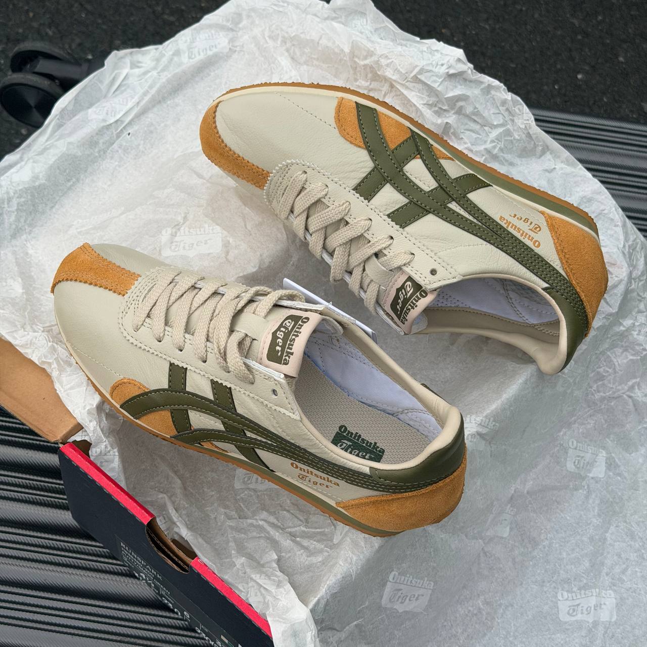 Giày Onitsuka Tiger Runspark ‘Beige Olive Mustard’ 1183B480-200