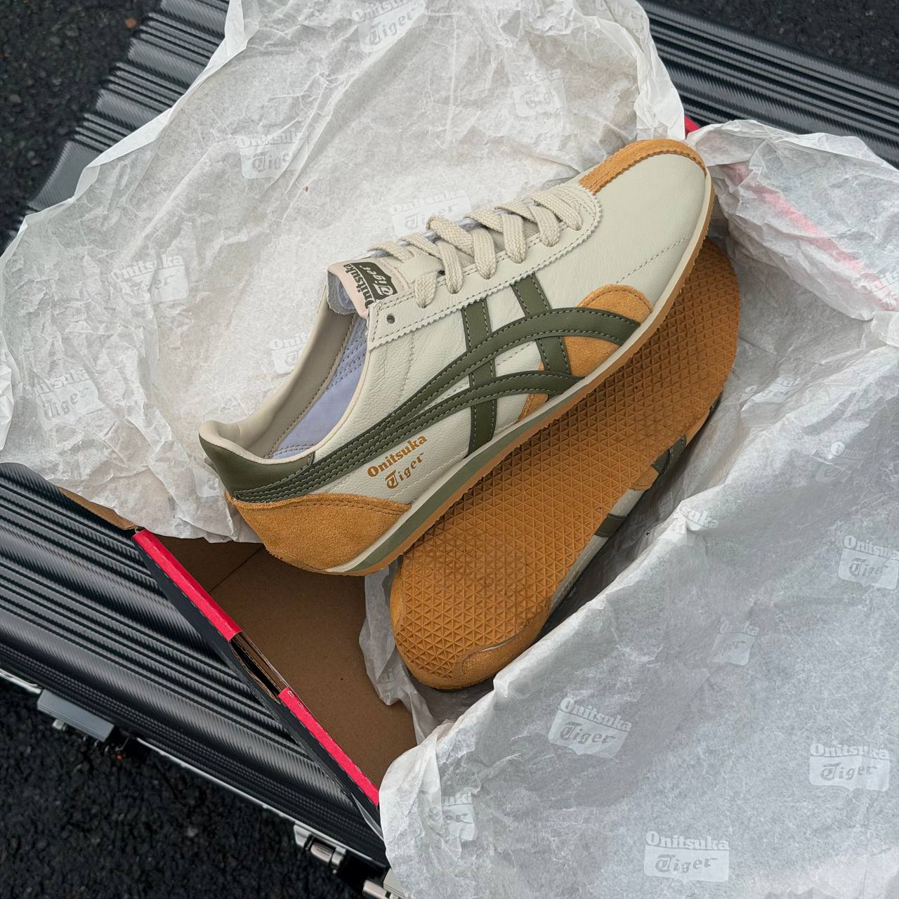 Giày Onitsuka Tiger Runspark ‘Beige Olive Mustard’ 1183B480-200