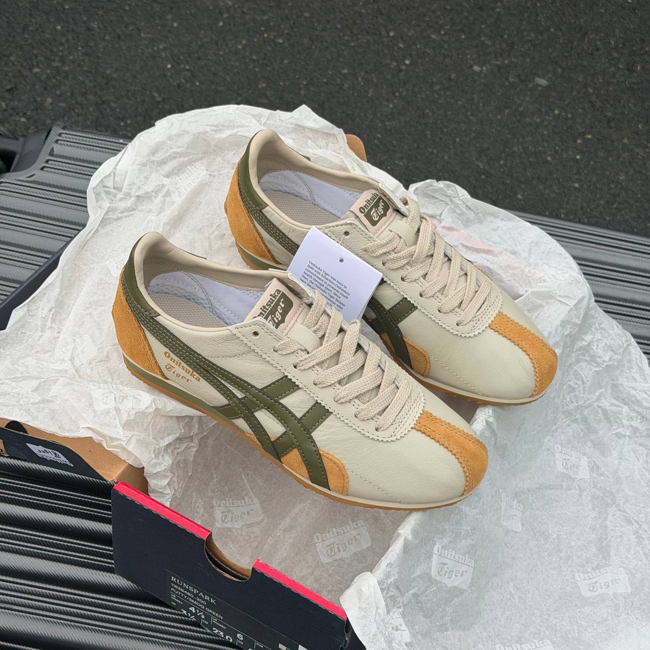 Giày Onitsuka Tiger Runspark ‘Beige Olive Mustard’ 1183B480-200