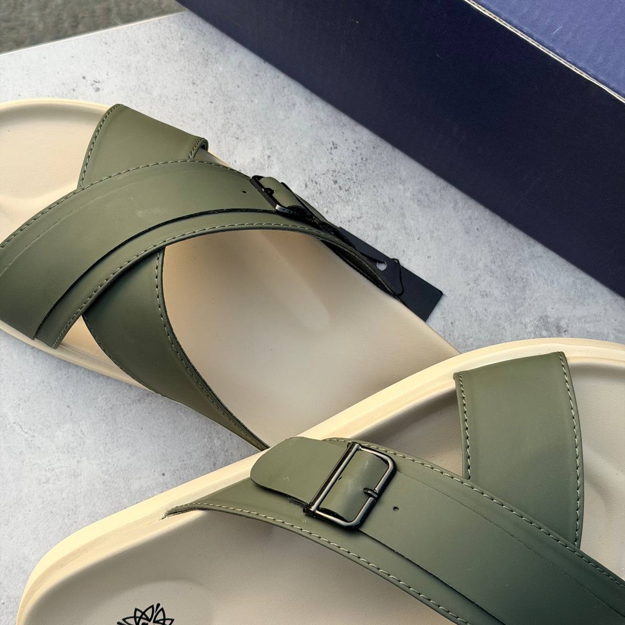 Dép Francis Mantini Darrel Premier Cross Strap Leather Olive Cream