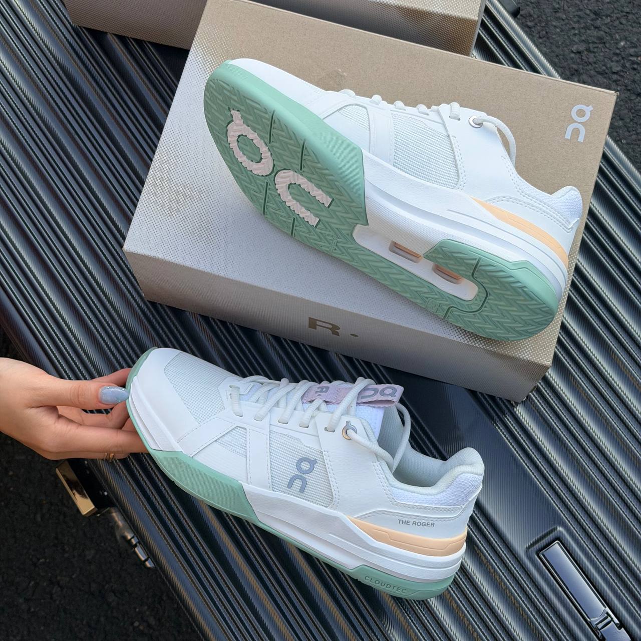 Giày On The Roger Clubhouse Pro ‘White’ 3YE10010981