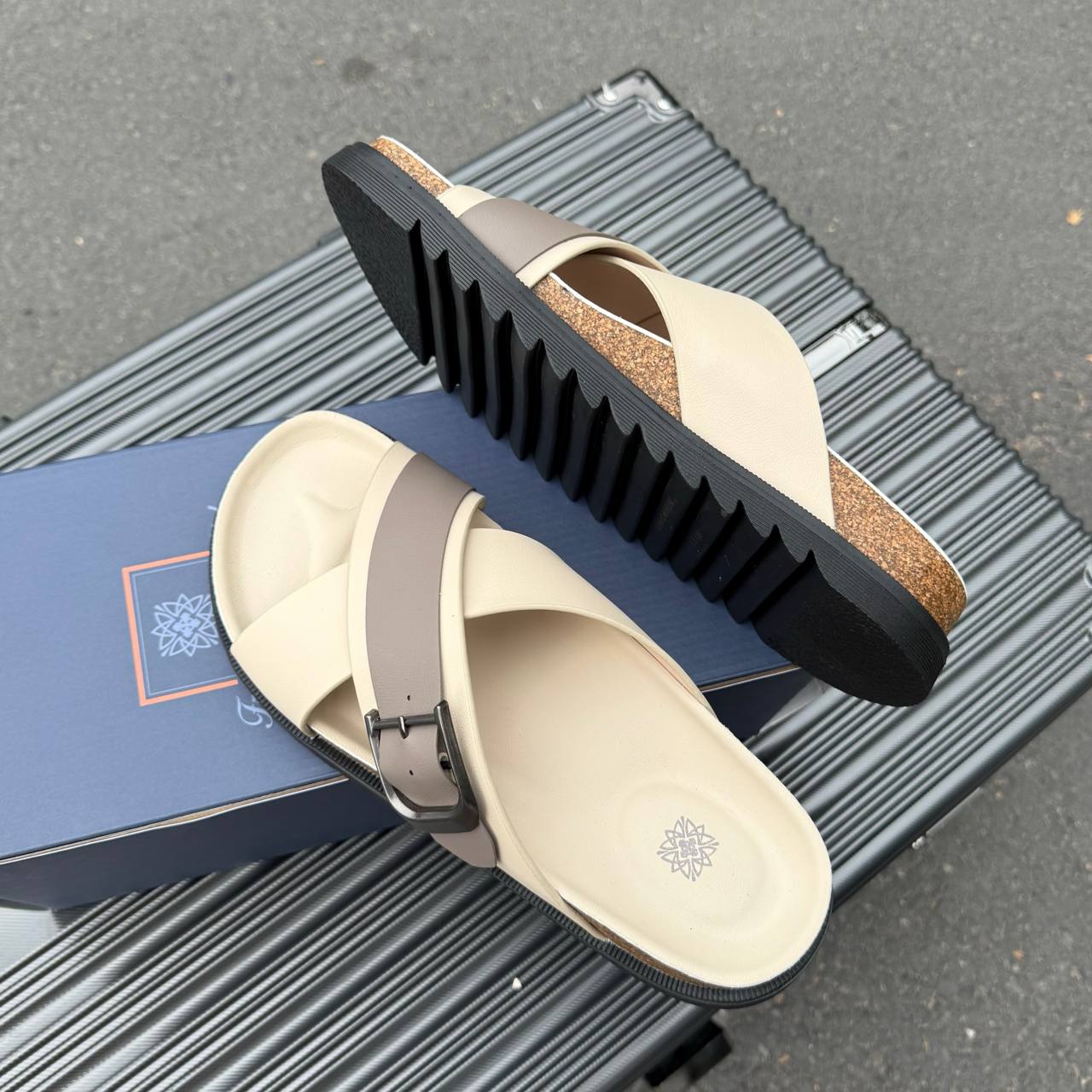 Dép Francis Mantini Darrel Premier Cross Strap Leather Cream Brown