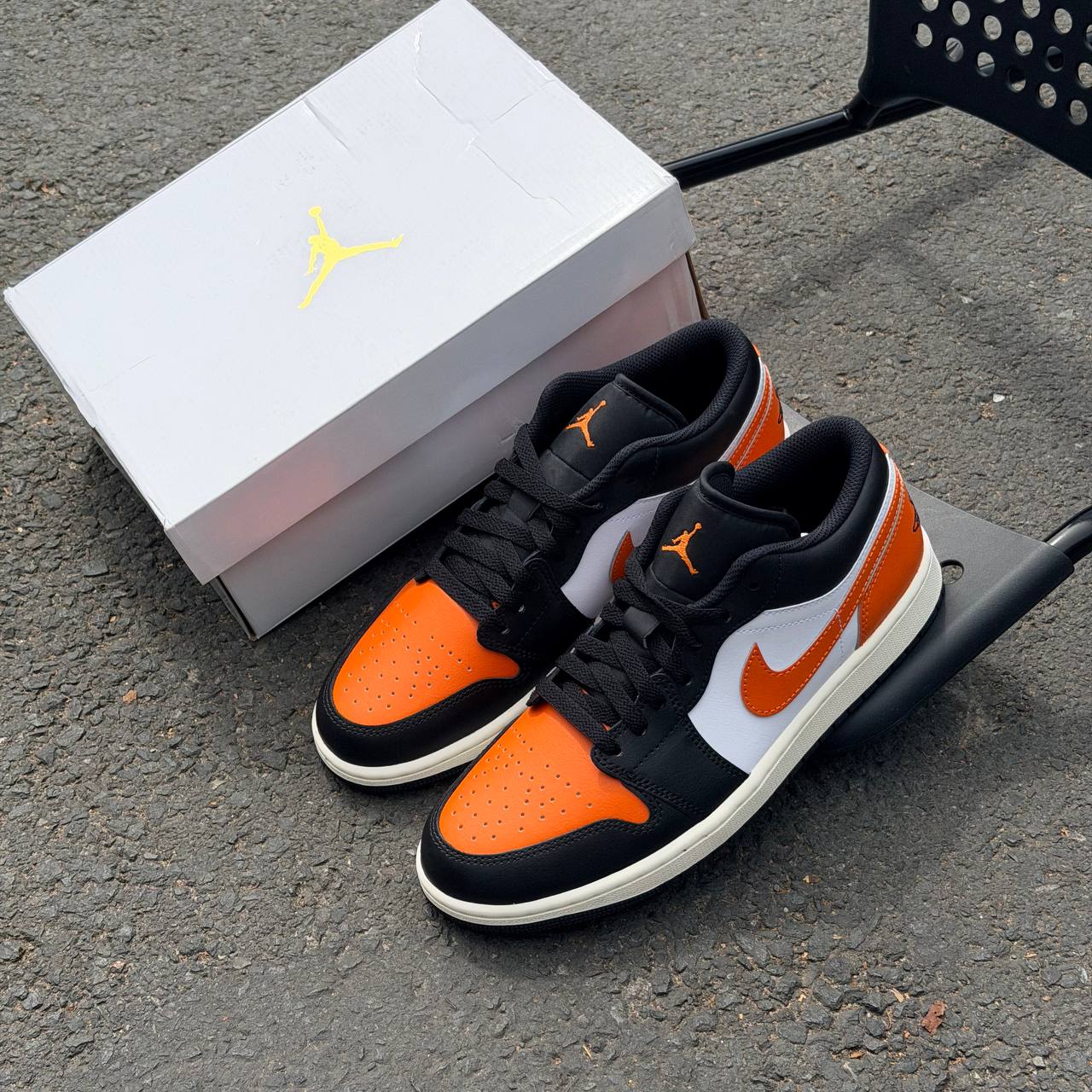 Giày Nike Air Jordan 1 Low ‘Shattered Backboard’ [553558 081]