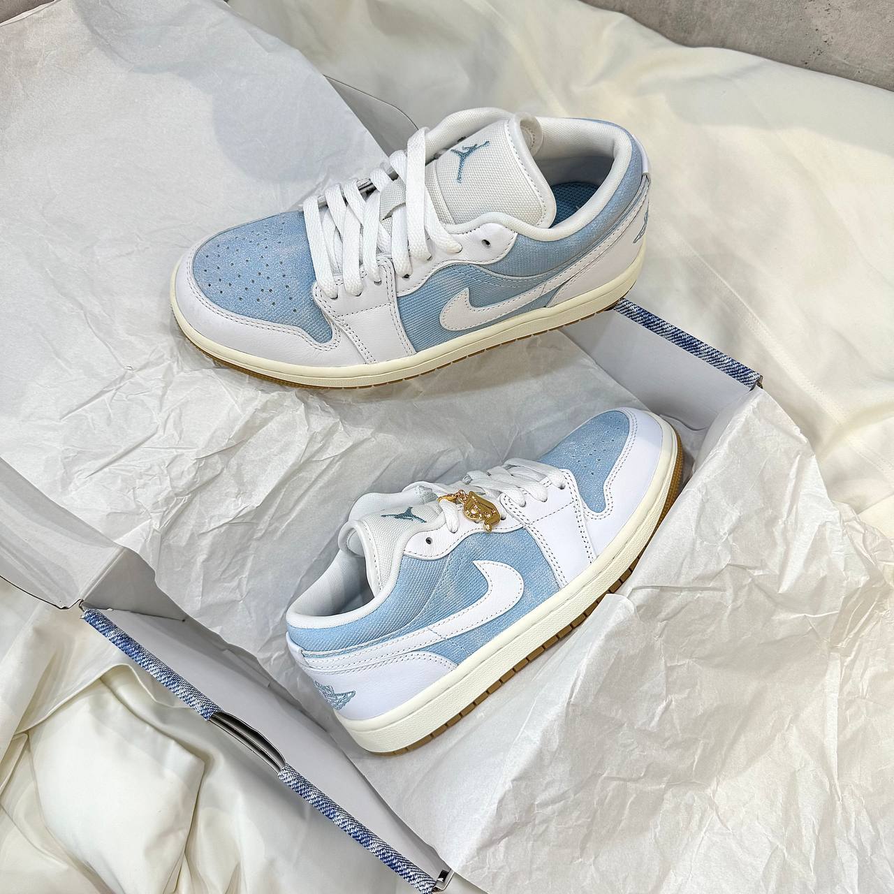 Giày Air Jordan 1 Low SE ‘Worn Blue’ HQ2004-400