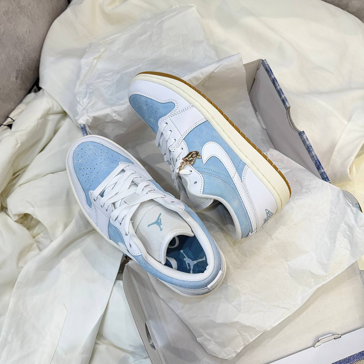 Giày Air Jordan 1 Low SE ‘Worn Blue’ HQ2004-400