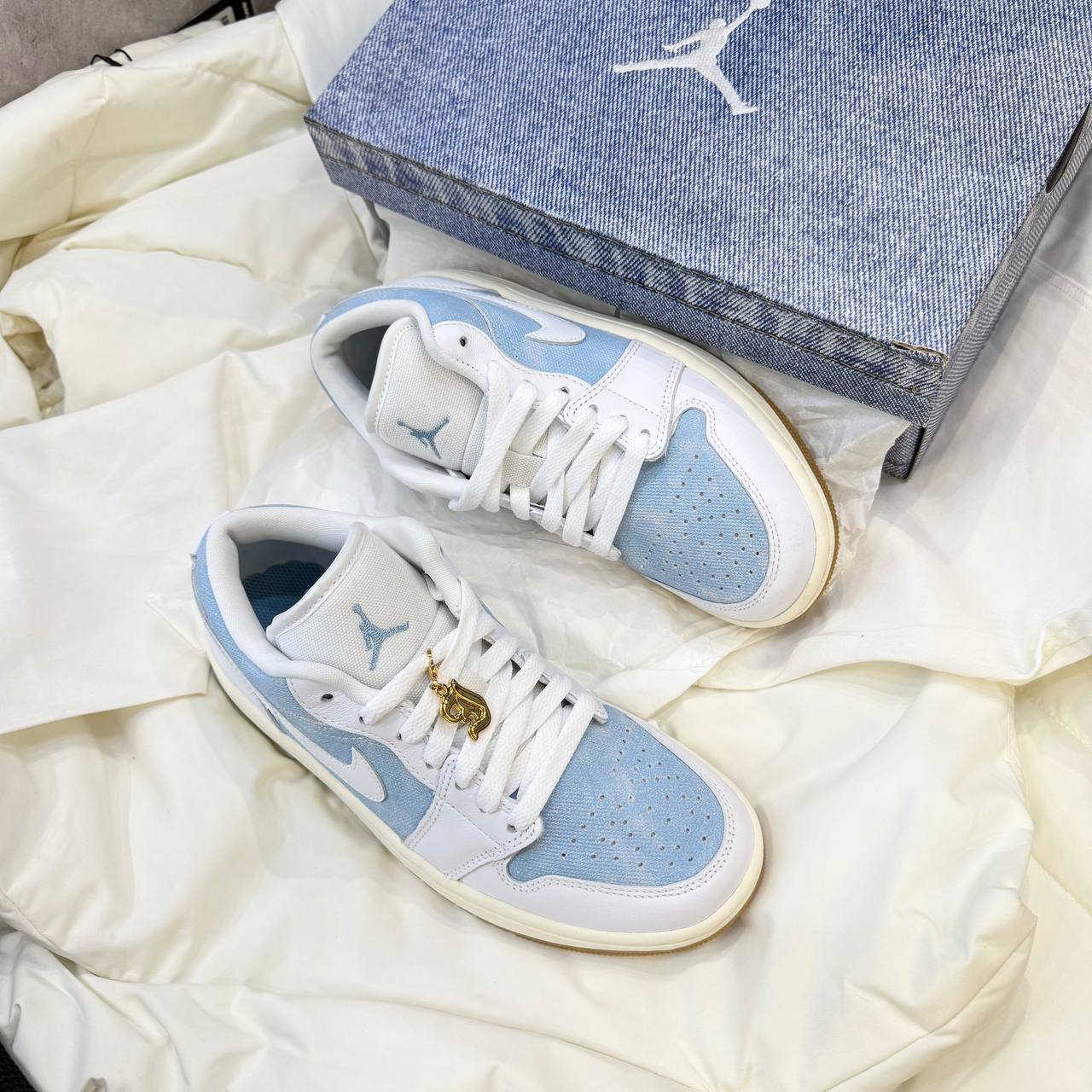 Giày Air Jordan 1 Low SE ‘Worn Blue’ HQ2004-400