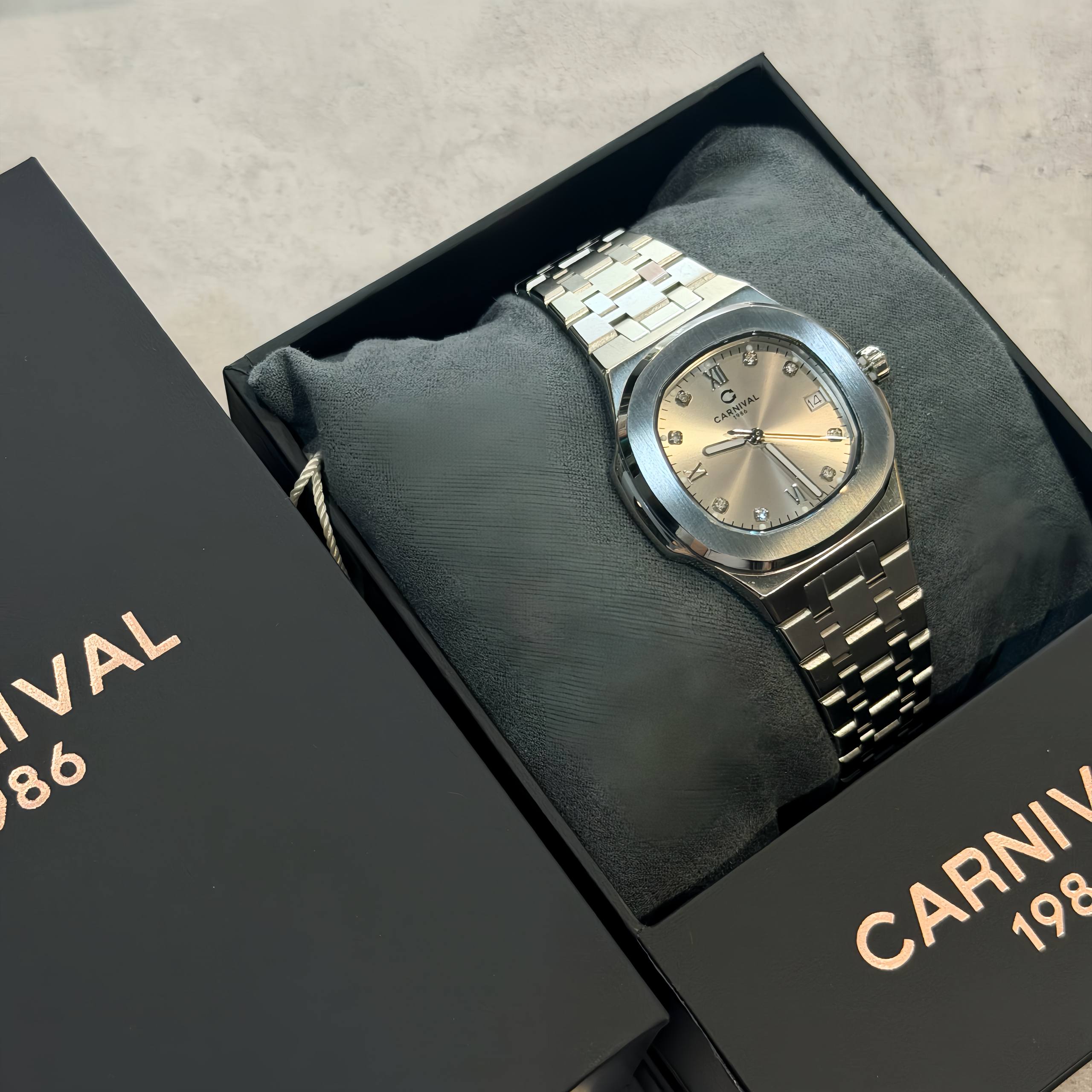 ĐỒNG HỒ Nữ Carnival 8160L -- 28mm