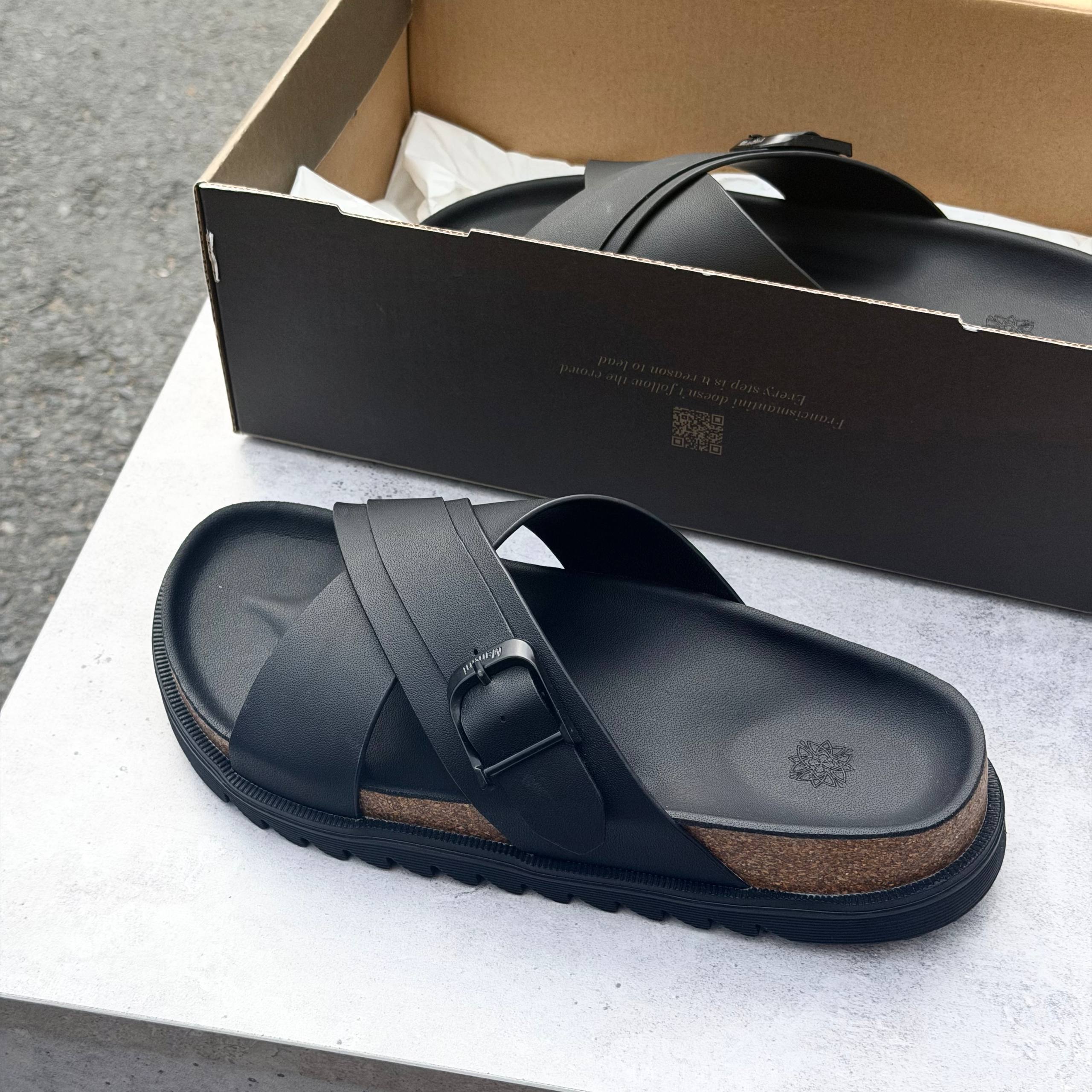 Dép Francis Mantini Velar Crossover Sandal Black