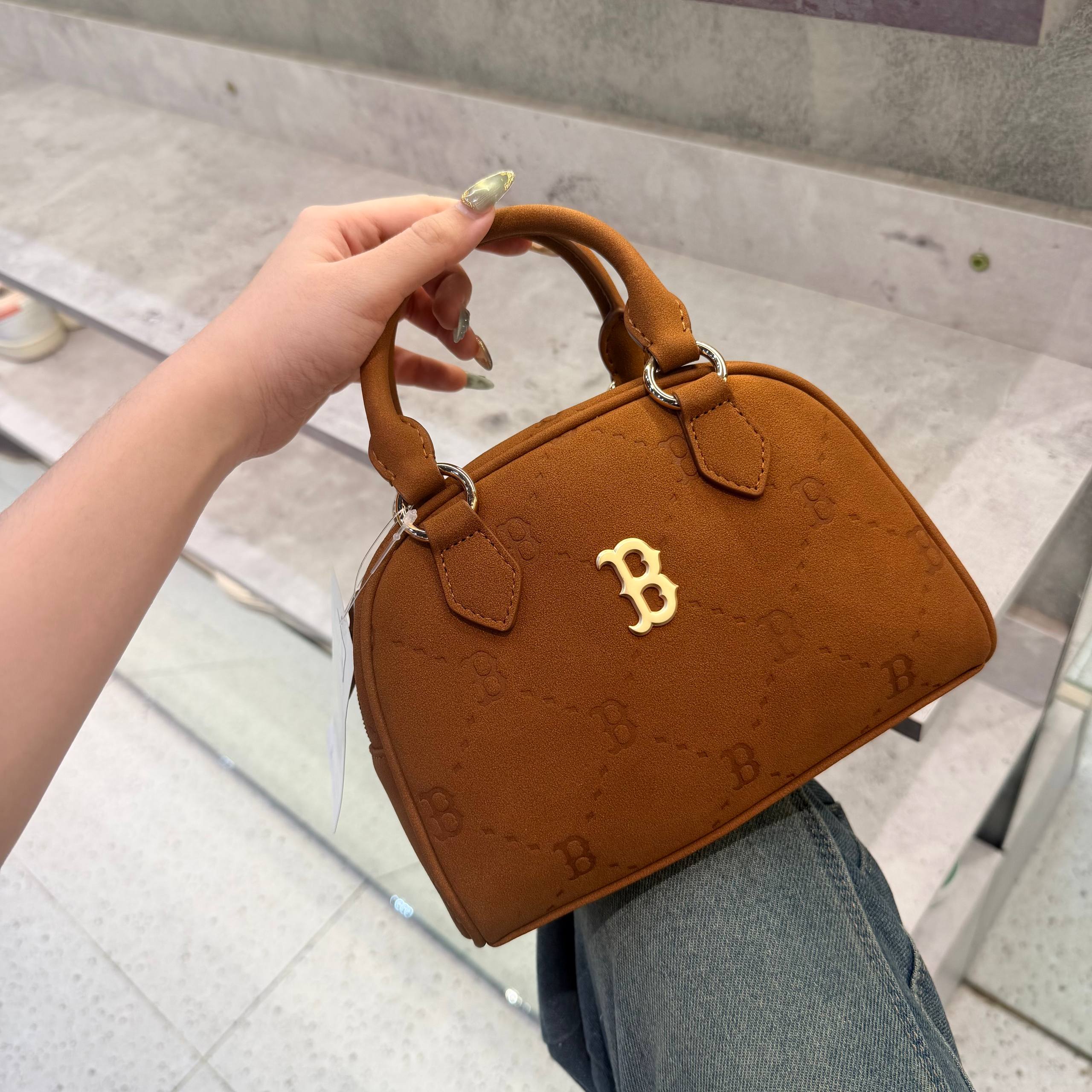 Túi MLB Diamond Monogram Boston Red Sox Crossbody Bag 7ACRMDA5N-43BRS