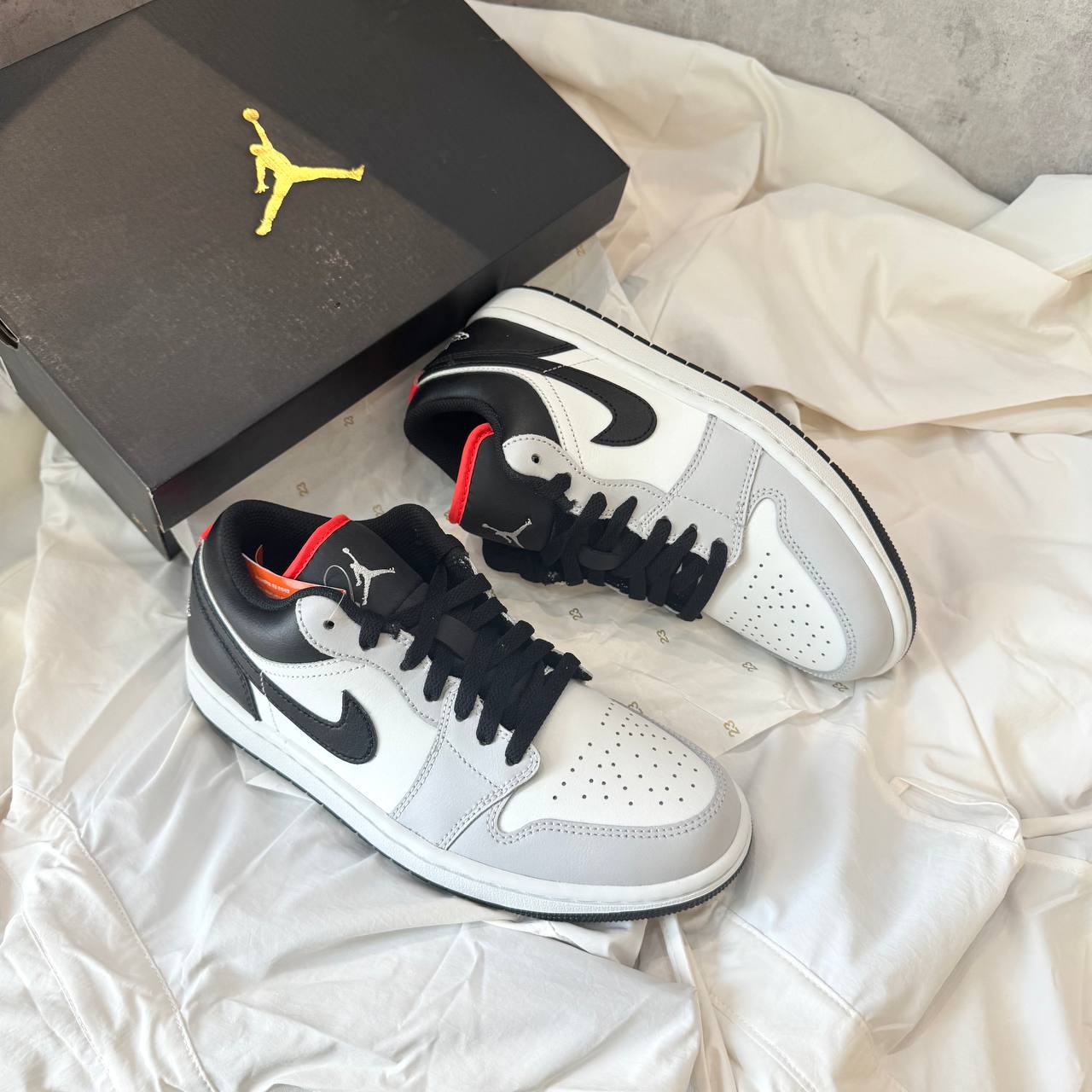 Giày Jordan 1 Low Neutral Grey Summit White | 553558-045 |