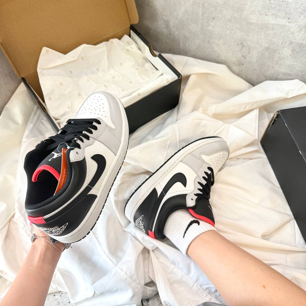 Giày Jordan 1 Low Neutral Grey Summit White | 553558-045 |