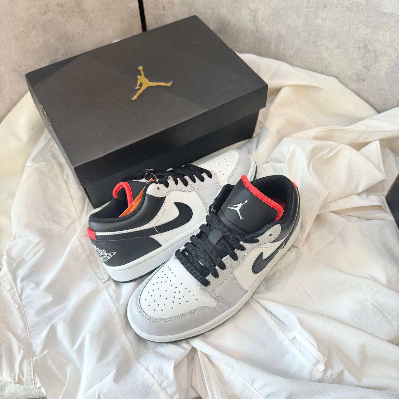 Giày Jordan 1 Low Neutral Grey Summit White | 553558-045 |