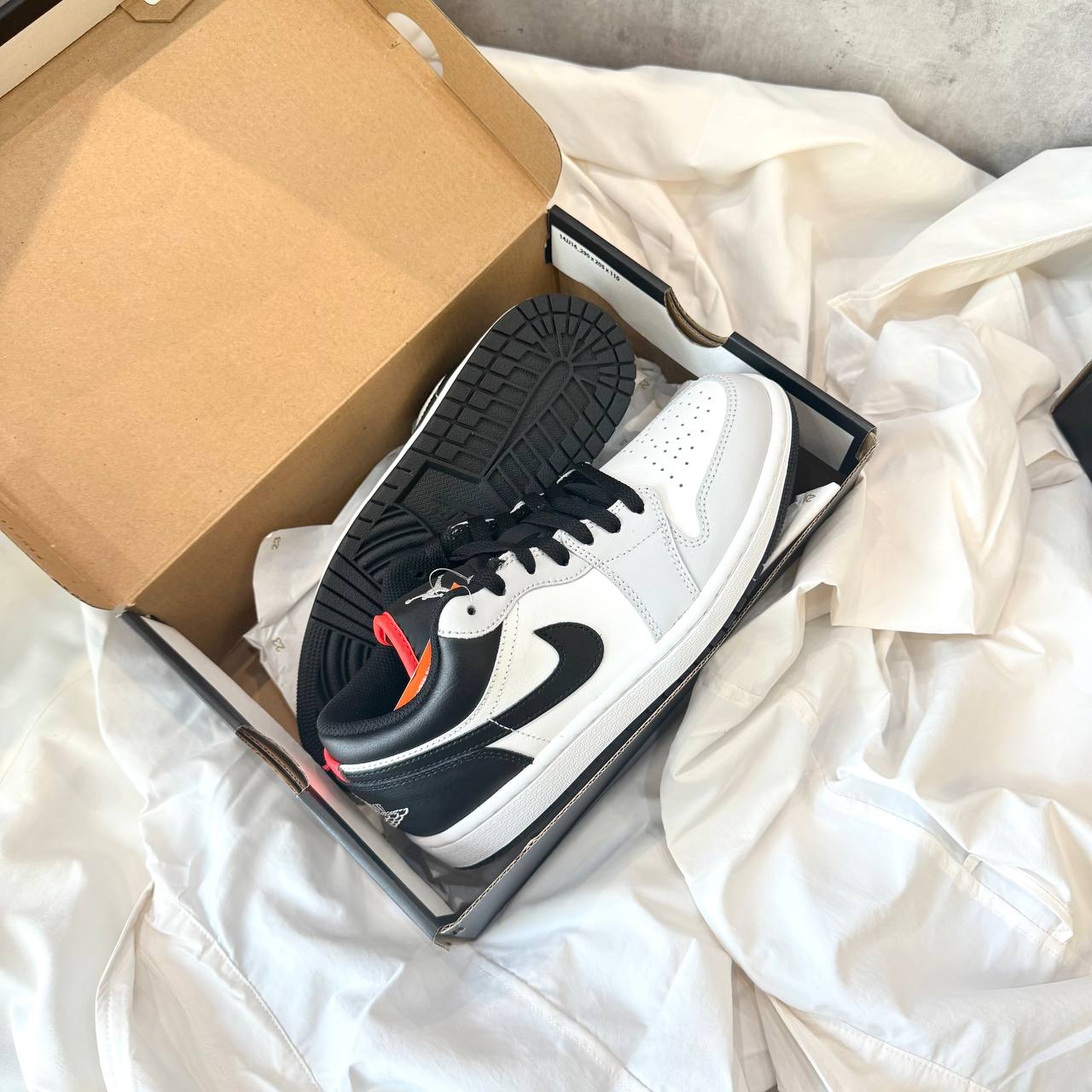 Giày Jordan 1 Low Neutral Grey Summit White | 553558-045 |