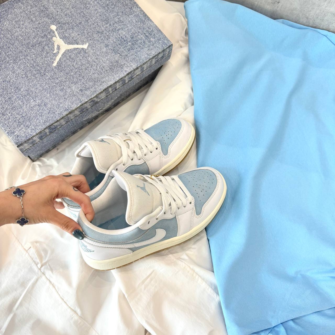 Giày Air Jordan 1 Low SE ‘Worn Blue’ HQ2004-400