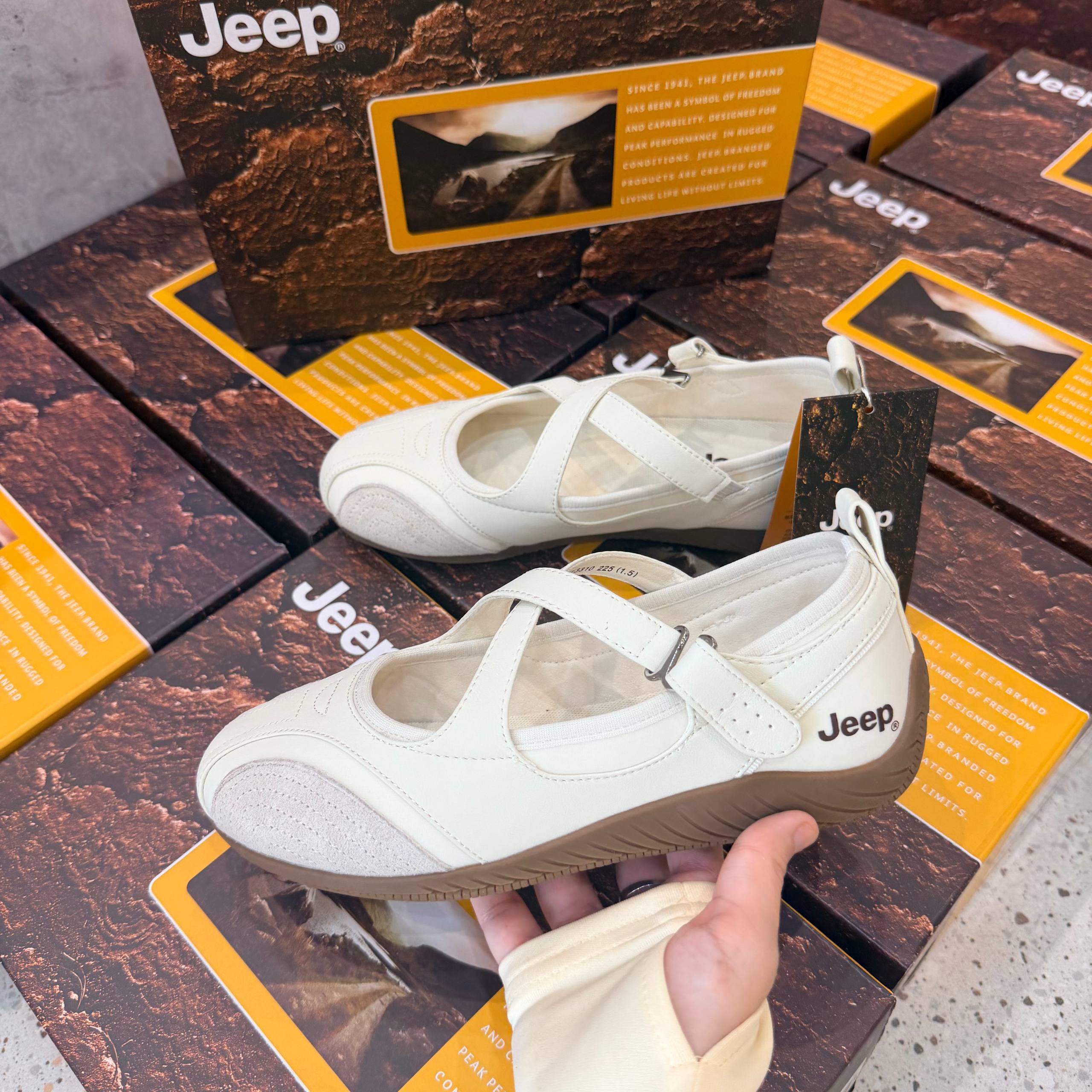 Giày Jeep Vintage Mary Jane Toe Ballet White-Grey P661W13310
