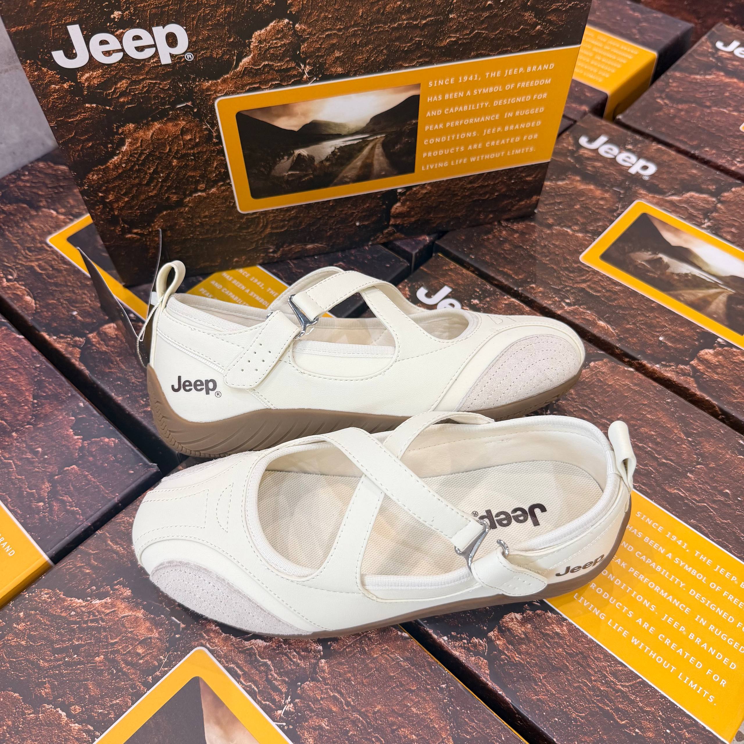 Giày Jeep Vintage Mary Jane Toe Ballet White-Grey P661W13310