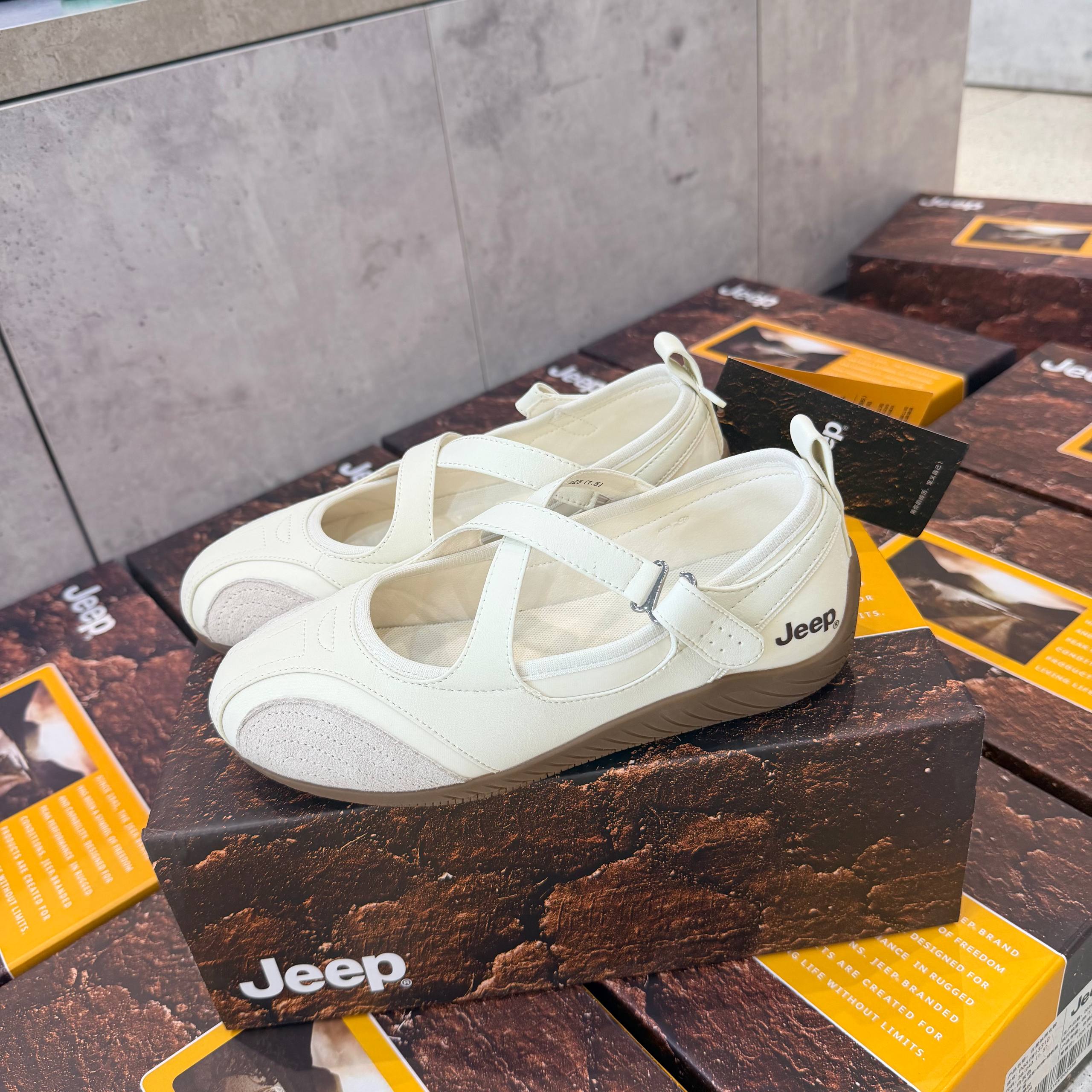 Giày Jeep Vintage Mary Jane Toe Ballet White-Grey P661W13310