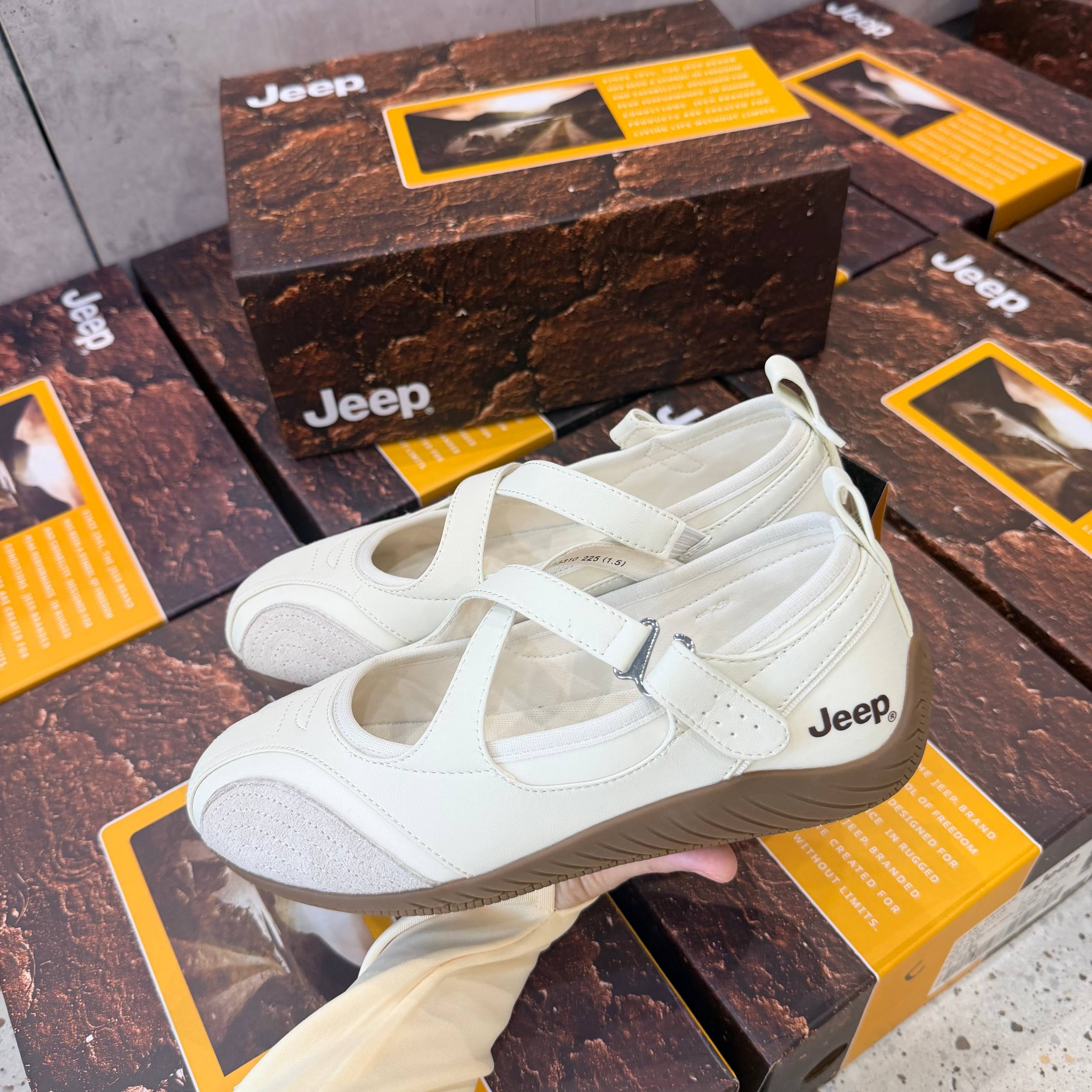 Giày Jeep Vintage Mary Jane Toe Ballet White-Grey P661W13310