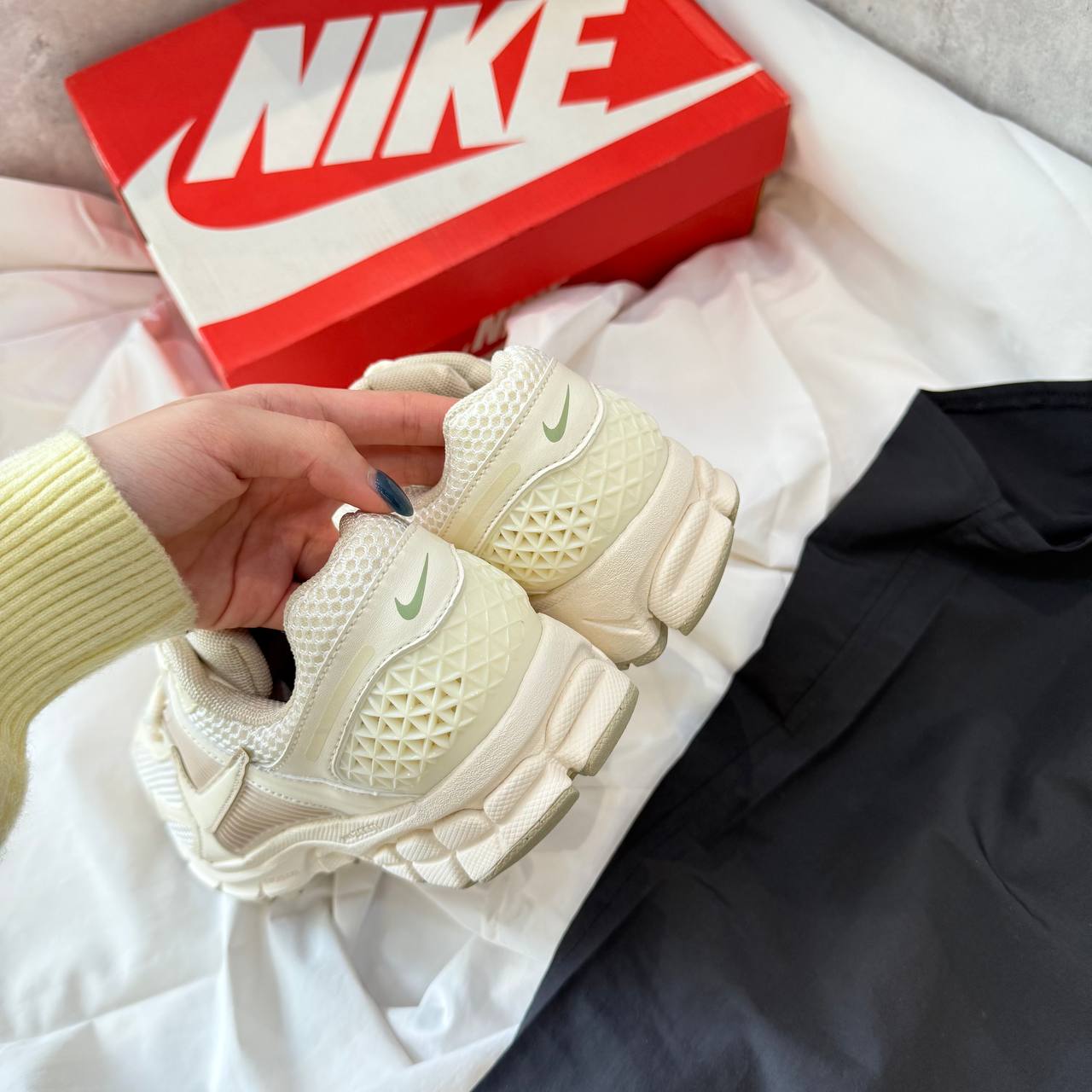 Giày Nike Zoom Vomero 5 'Sail Light Orewood Brown' [HF6998-101]