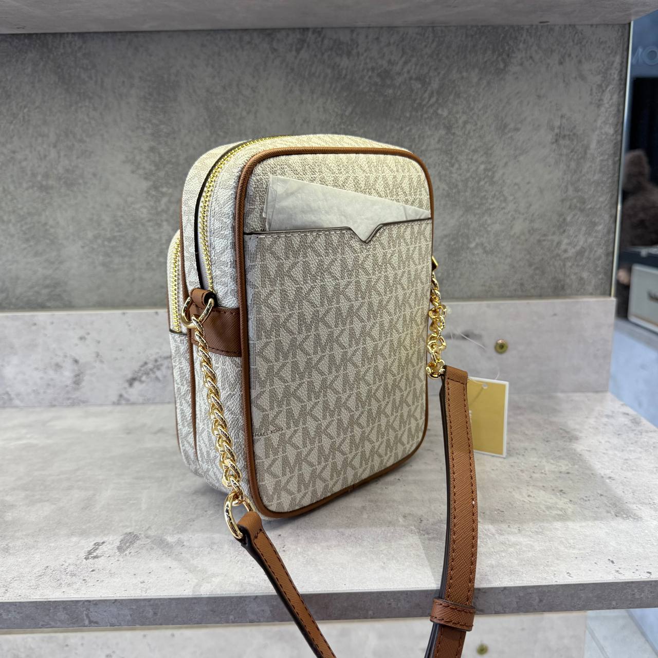Túi Đeo Chéo Michael Kors MK Jet Set Travel Medium Logo Crossbody Bag Màu Kem