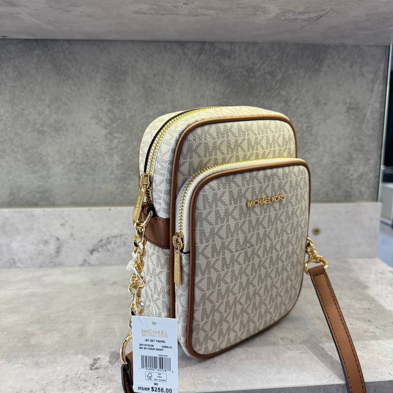 Túi Đeo Chéo Michael Kors MK Jet Set Travel Medium Logo Crossbody Bag Màu Kem
