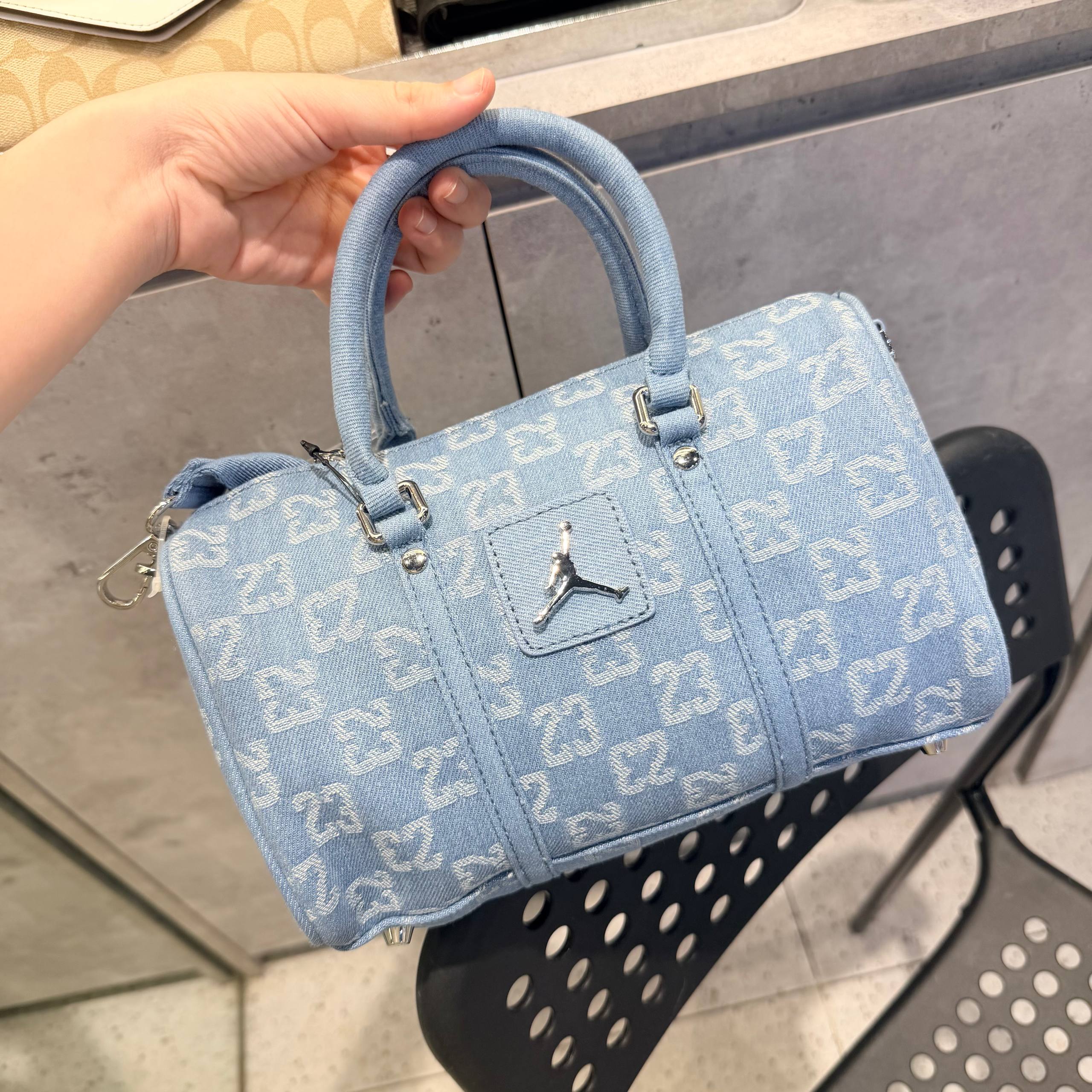 𝐉𝐨𝐫𝐝𝐚𝐧 𝐌𝐢𝐧𝐢 𝐁𝐚𝐠 𝐌𝐨𝐧𝐨𝐠𝐫𝐚𝐦