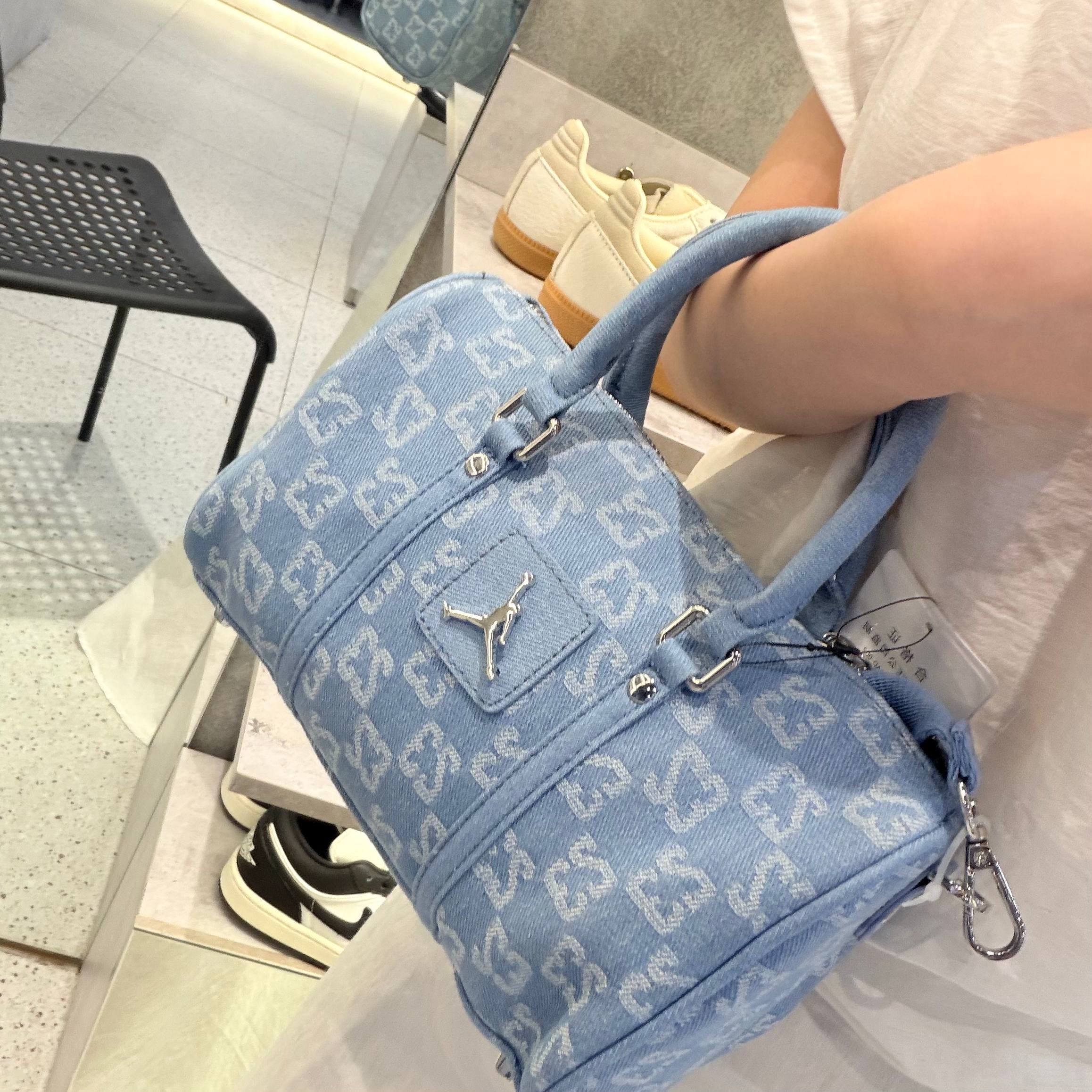 𝐉𝐨𝐫𝐝𝐚𝐧 𝐌𝐢𝐧𝐢 𝐁𝐚𝐠 𝐌𝐨𝐧𝐨𝐠𝐫𝐚𝐦