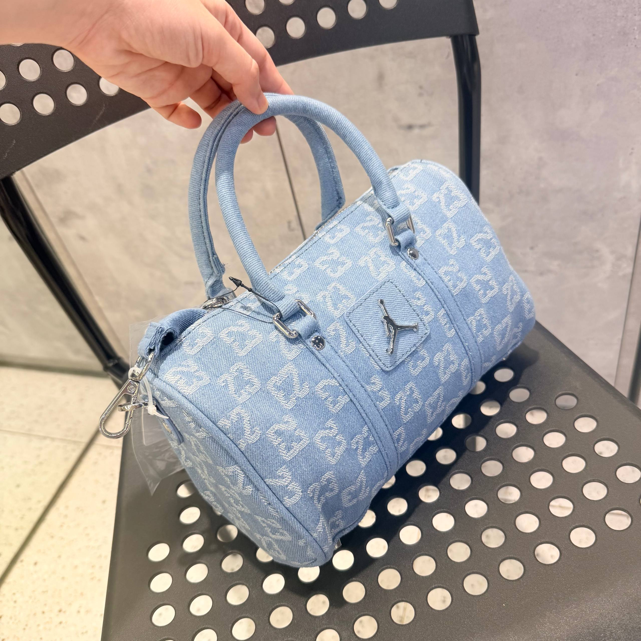 𝐉𝐨𝐫𝐝𝐚𝐧 𝐌𝐢𝐧𝐢 𝐁𝐚𝐠 𝐌𝐨𝐧𝐨𝐠𝐫𝐚𝐦