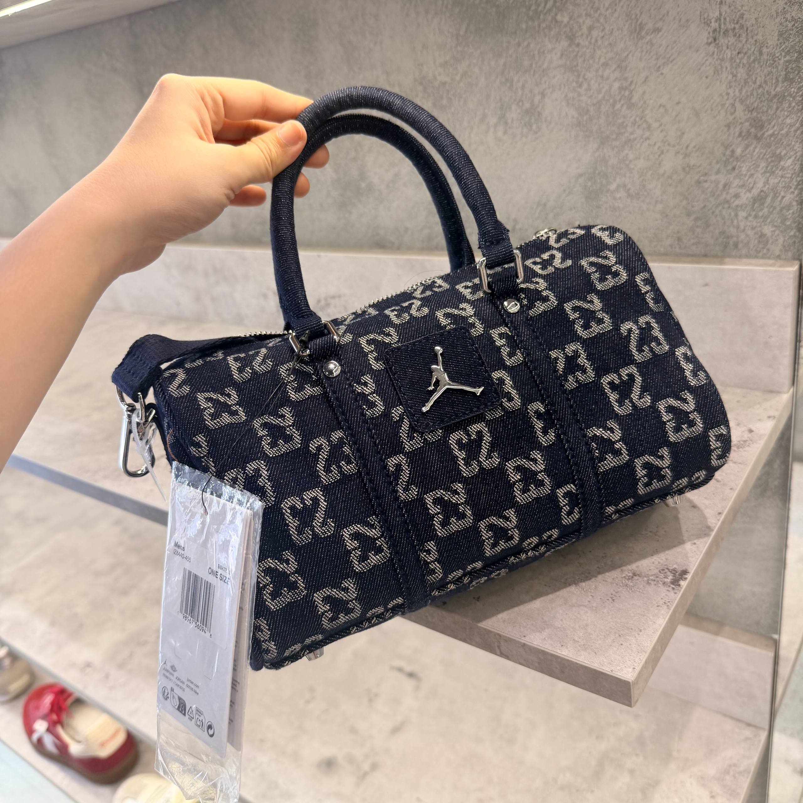 𝐉𝐨𝐫𝐝𝐚𝐧 𝐌𝐢𝐧𝐢 𝐁𝐚𝐠 𝐌𝐨𝐧𝐨𝐠𝐫𝐚𝐦