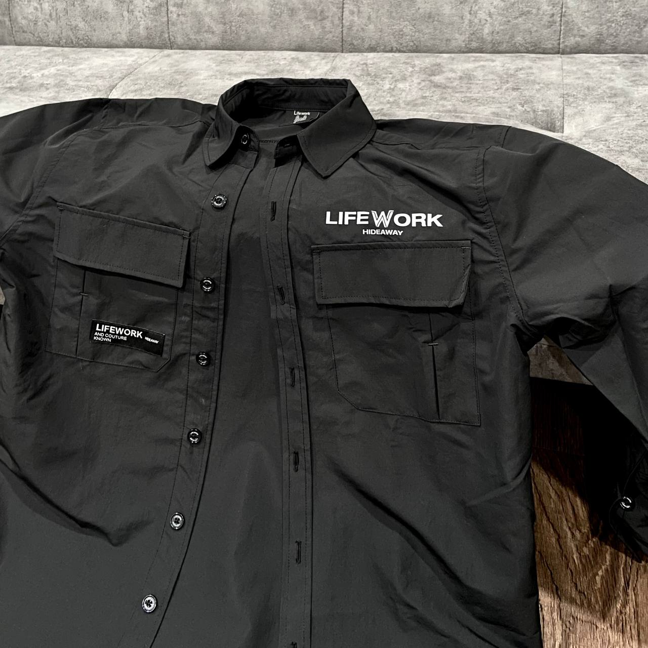 Áo Sơ Mi LifeWork Logo Two-Pocket Shirt Black LW245SR305