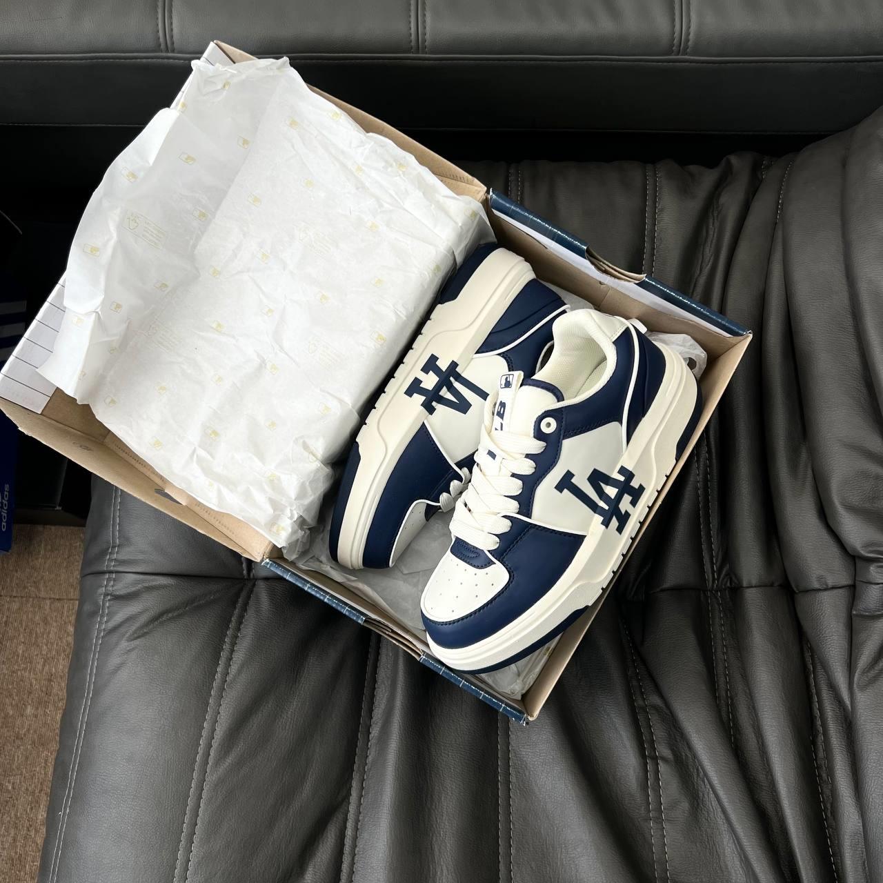 Giày MLB Chunky Liner Basic LA WHITE/NAVY' [3ASXCLB3N 07NYD]