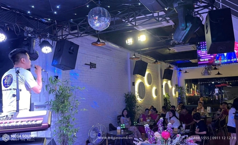 Âm thanh quán cafe: Bí quyết tạo nên không gian âm nhạc thu hút khách hàng