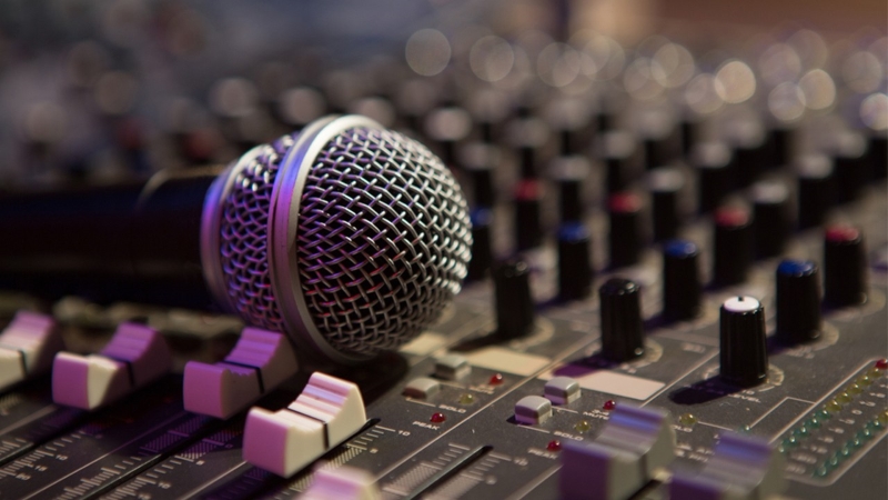 Cách chống hú micro: Bí quyết làm chủ âm thanh chuyên nghiệp