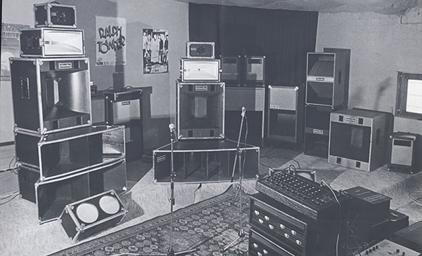 Câu chuyện về HK Audio