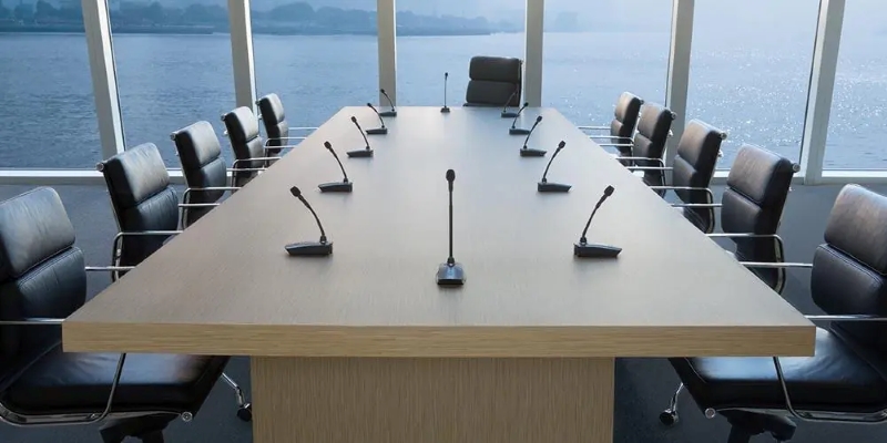 Micro cổ ngỗng hội thảo - Giải pháp âm thanh chuẩn mực cho phòng họp hiện đại