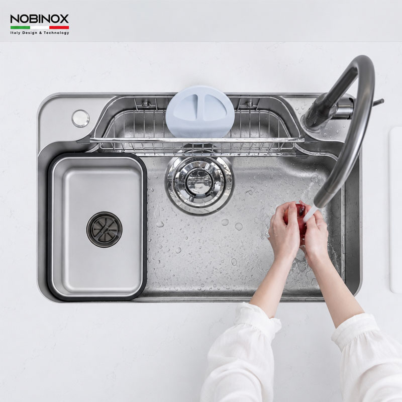 Bề mặt vân vải siêu mịn công nghệ chống xước và hạn chế bám vân tay bộ NL770
