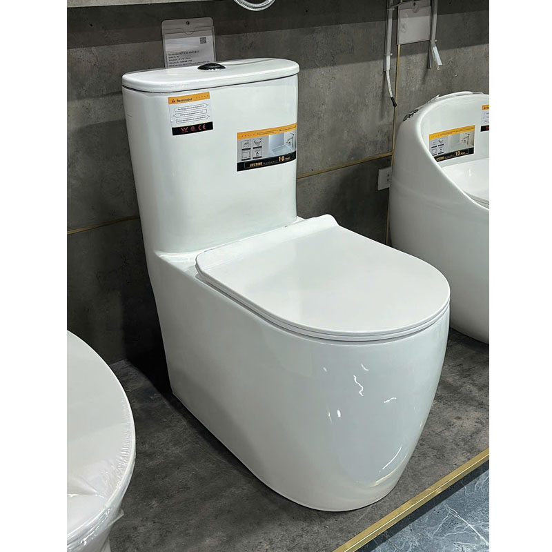 Bồn cầu liền khối CR76 men nano kháng bám trong Combo Nhà Tắm 86