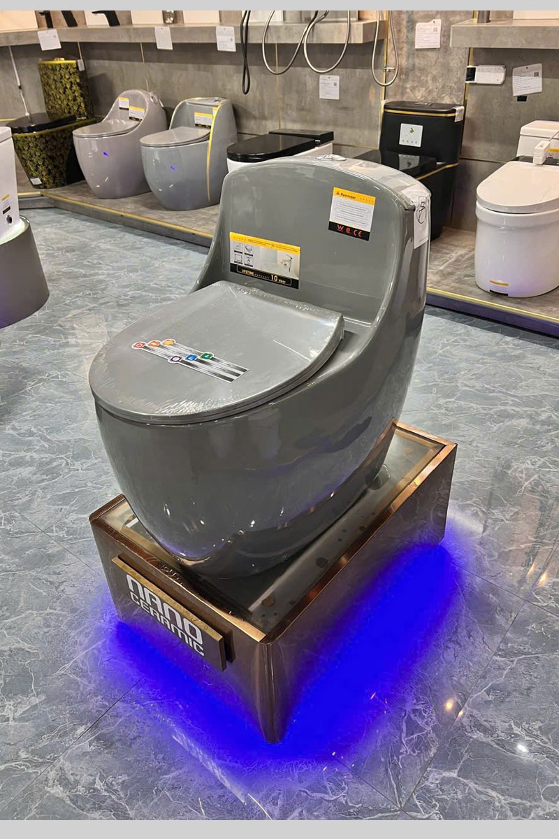 Bồn cầu liền khối cao cấp trong combo phòng tắm KBS861 VIP