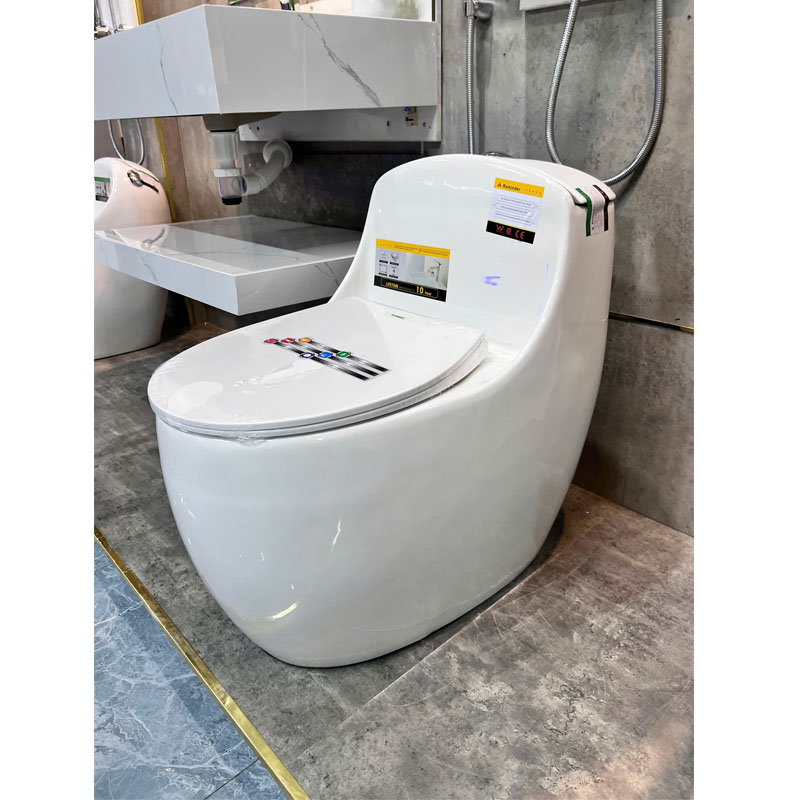 Bồn cầu trứng R36 sứ trắng nắp UF thiết kế hiện đại dễ vệ sinh