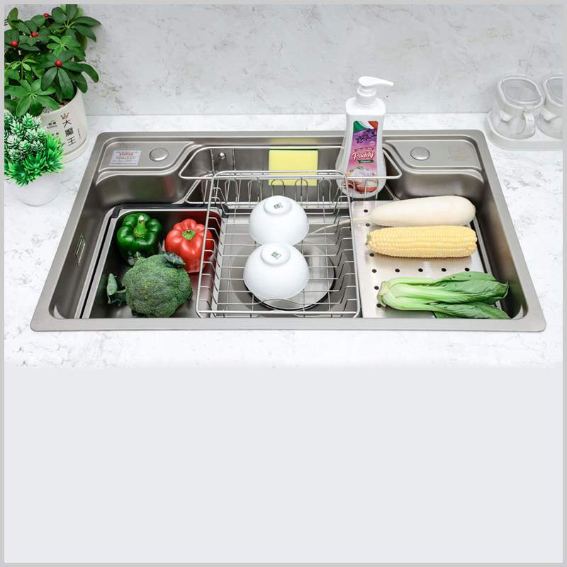 Chậu rửa CR7848 ép khuôn liền khối, kèm thớt inox, rổ úp bát và bát rác tiện ích