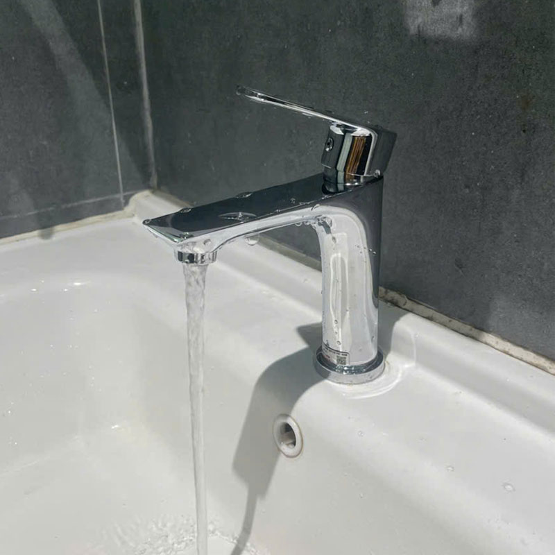 Vòi lavabo đồng mạ crom cao cấp của combo phòng tắm giá rẻ GR001