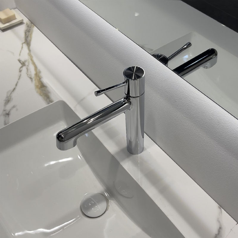 Vòi lavabo nóng lạnh Teady V109 chất liệu đồng thau mạ Chrome Niken sáng bóng