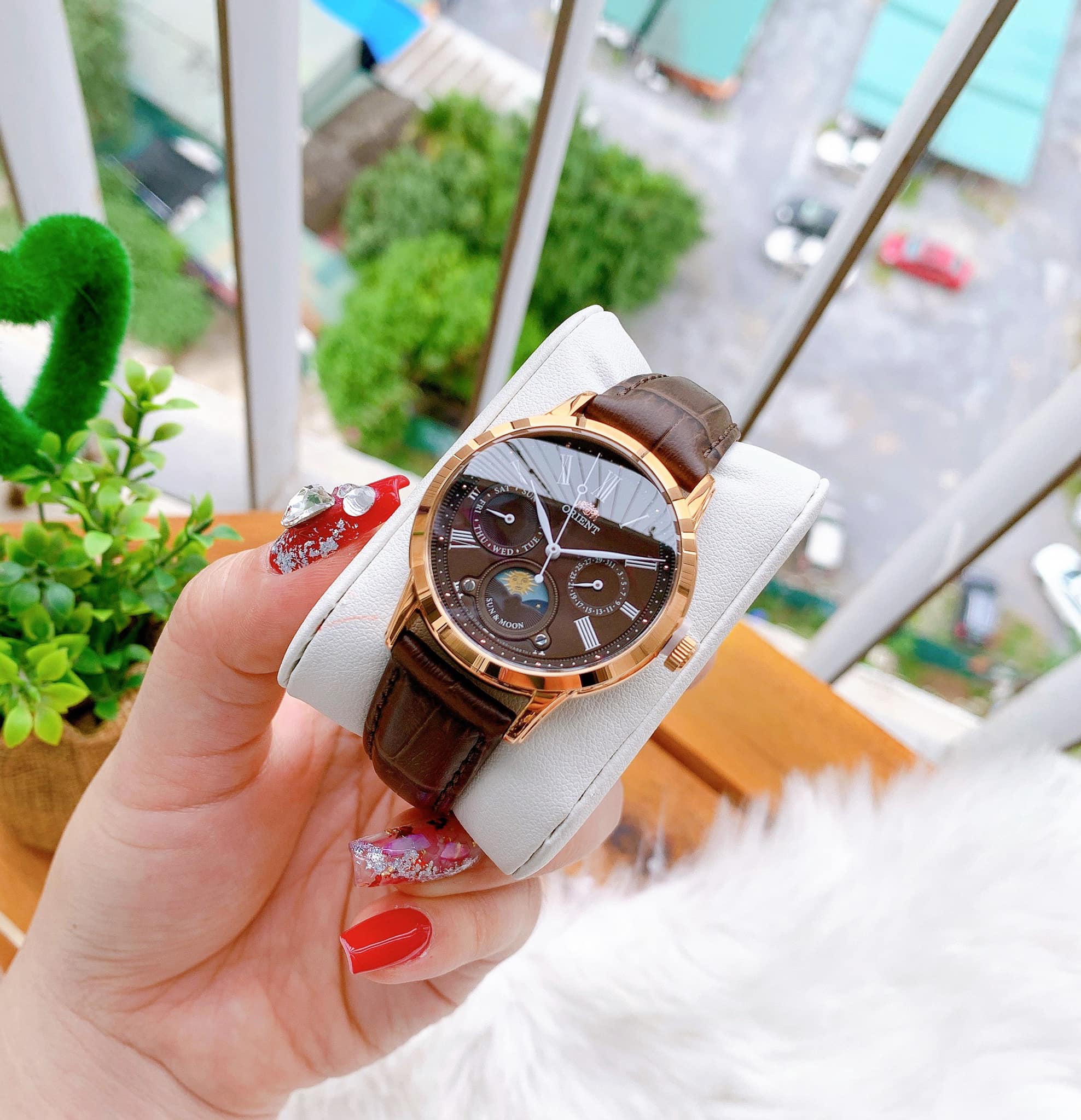 ĐỒNG HỒ NỮ ORIENT SUN AND MOON BROWN SUNRAY DIAL LADIES RA-KA0002Y10B