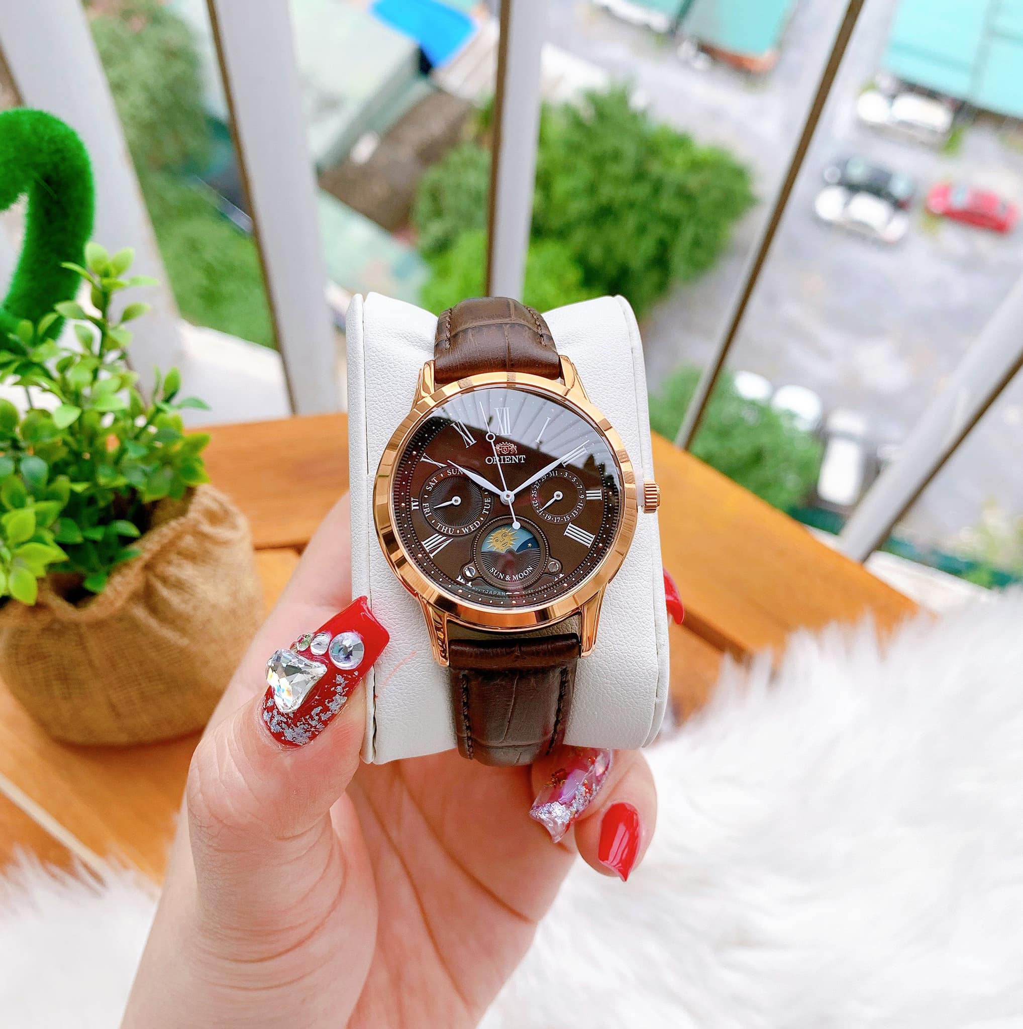 ĐỒNG HỒ NỮ ORIENT SUN AND MOON BROWN SUNRAY DIAL LADIES RA-KA0002Y10B