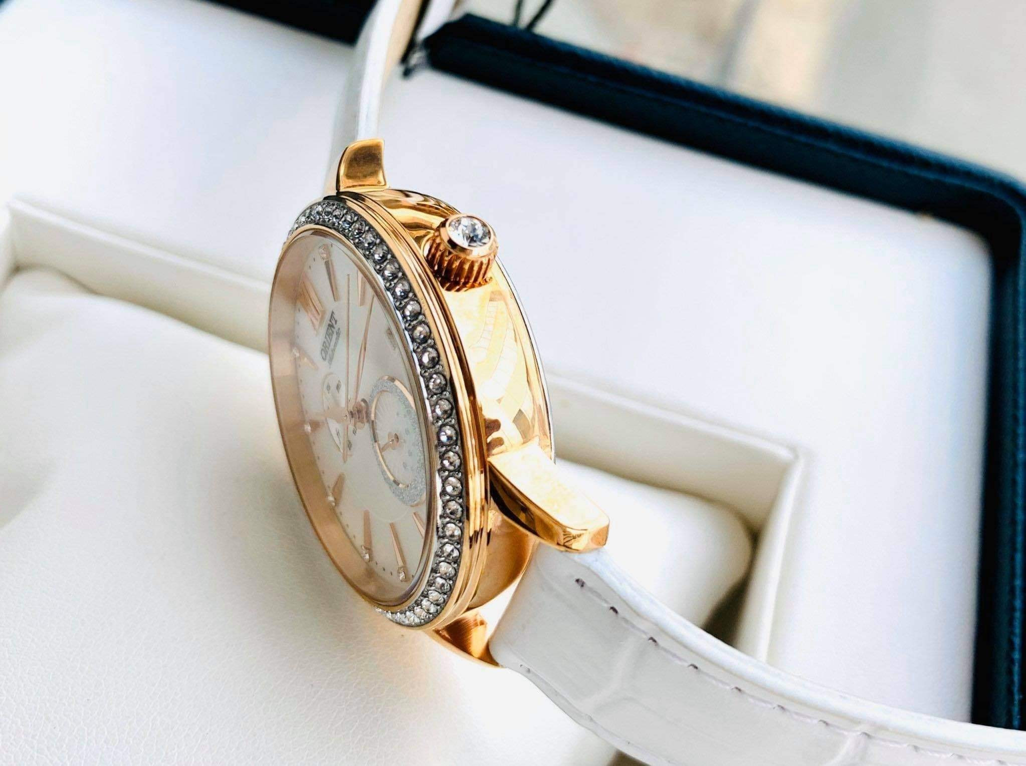 ĐỒNG HỒ NỮ ORIENT RA-AK0004A10B