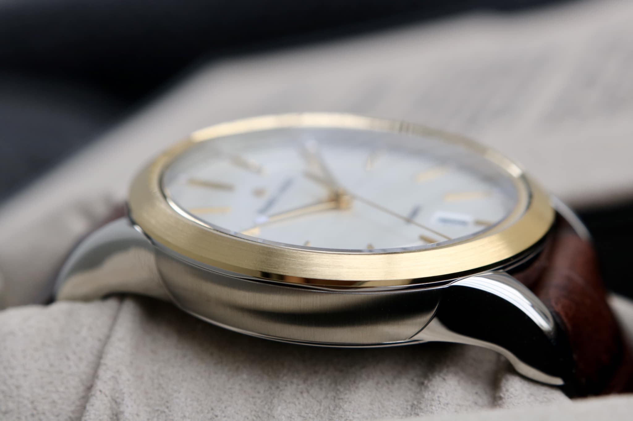 ĐỒNG HỒ MAURICE LACROIX LES CLASSIQUE 18K BEZEL LC6017-YS101-130-1