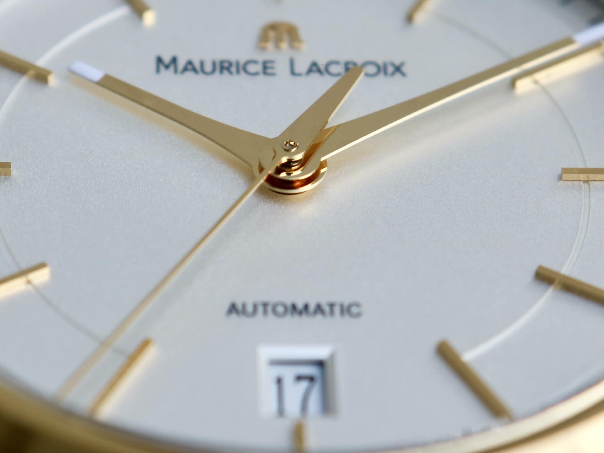 ĐỒNG HỒ MAURICE LACROIX LES CLASSIQUE 18K BEZEL LC6017-YS101-130-1
